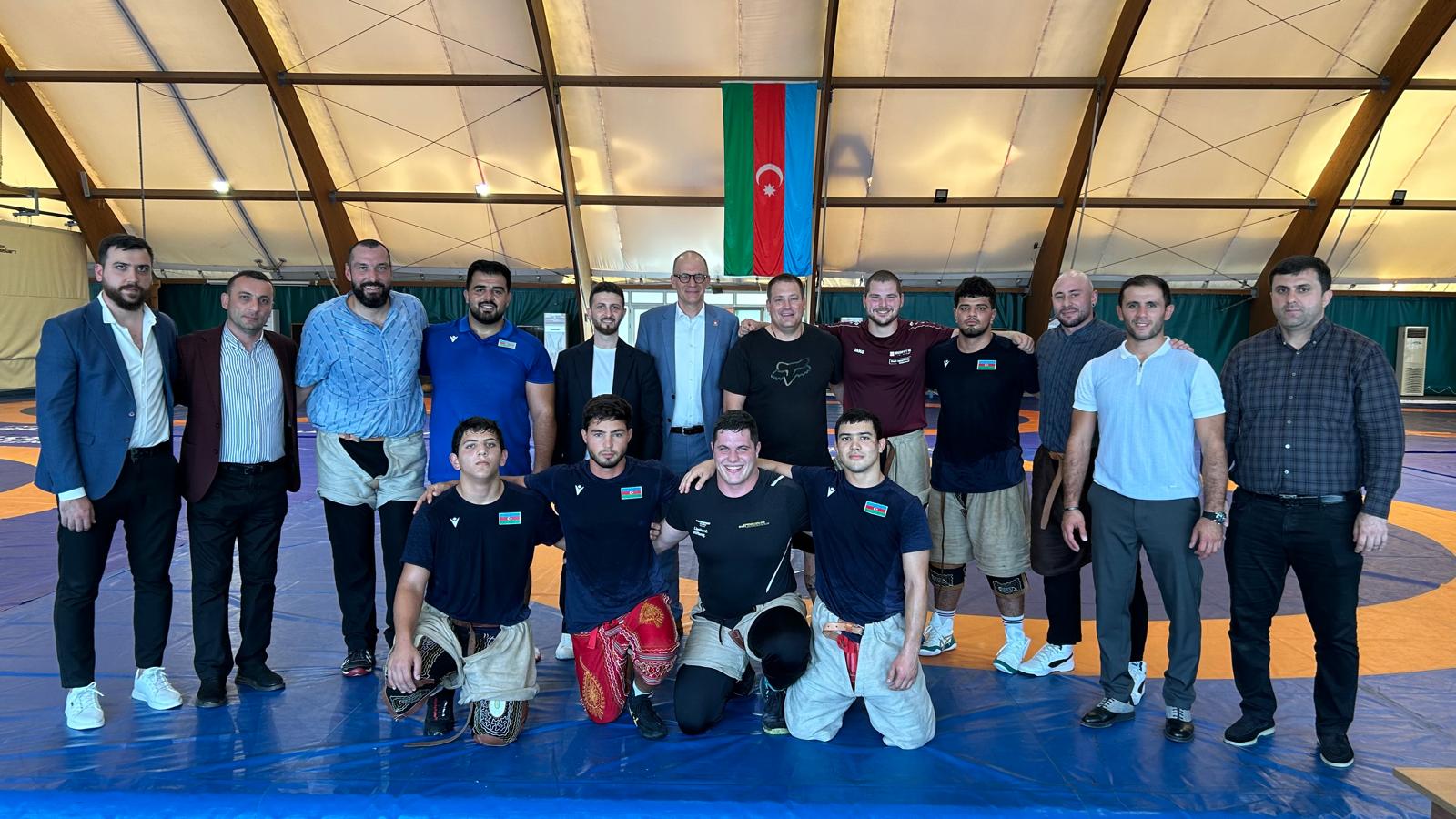 Gruppenbild nach dem ersten gemeinsamen Training